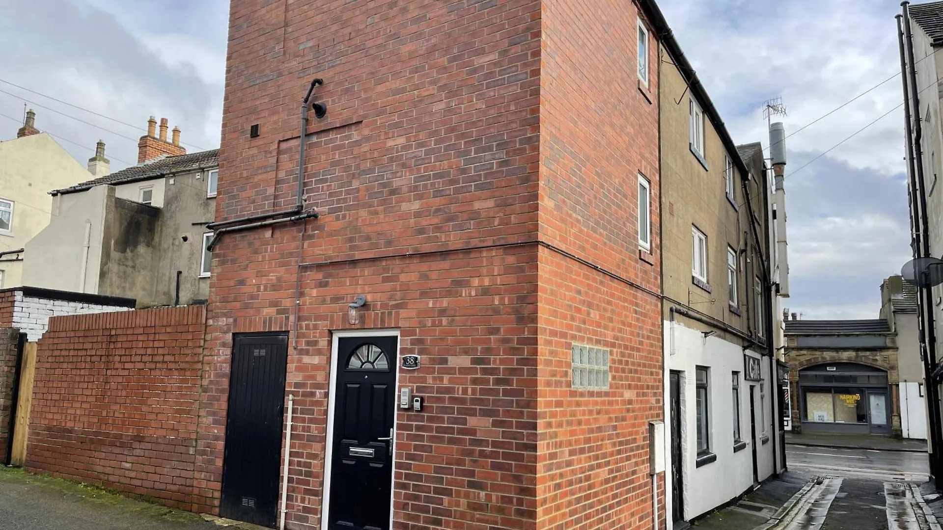 Impeccable 2-Bed Apartment In Scarborough